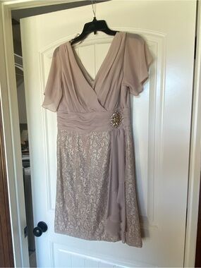 Jessica Howard Dusty Taupe Lace & Chiffon Midi Dress with Brooch